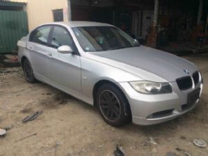 BMW 3 Series  320i E90
