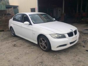 BMW 3 Series  320i E90