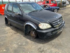 Mercedes-Benz ML ML500