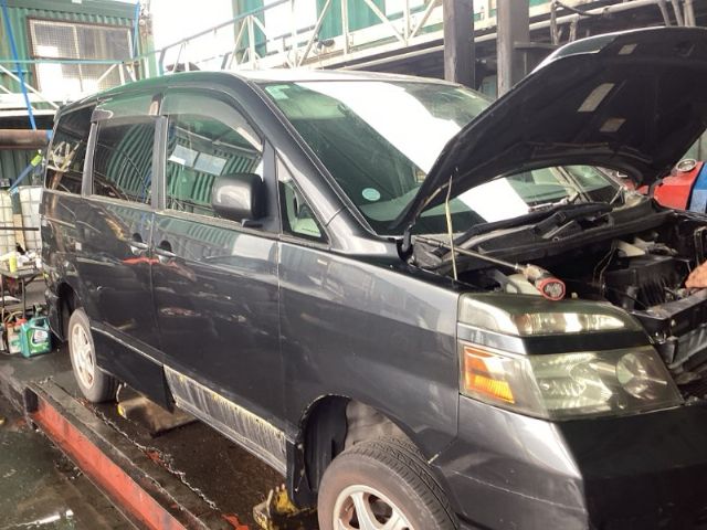 Toyota Noah/Voxy AZR60 2001-2007