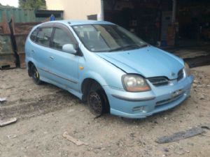 Nissan Tino V10 1999-2002