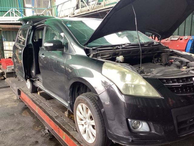 Mazda MPV LW 1999-2006