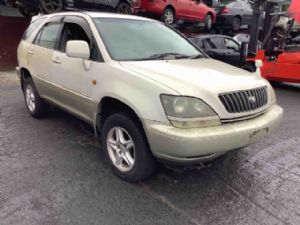 Toyota Harrier MCU15