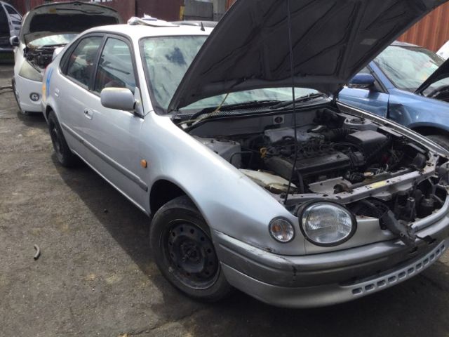 Toyota Corolla AE112 09/98-11/01