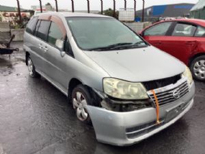 Nissan Liberty M12 1998-2003