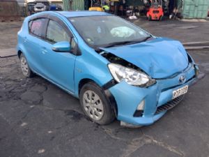 Toyota Aqua NHP10 2011-2015