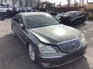 Toyota Crown Majesta URS206