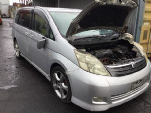 Toyota Isis AM10 2WD 2004-2017
