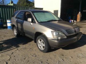 Toyota Harrier MHU38W