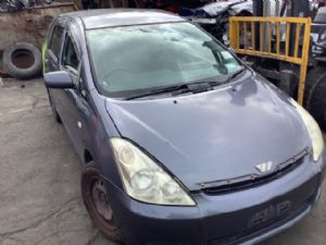 Toyota Wish ZNE10G 2003-2009
