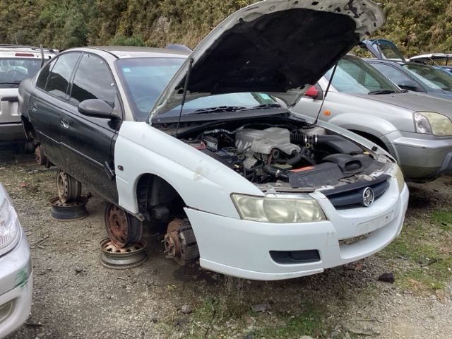 Holden Commodore VX 09/00-09/02