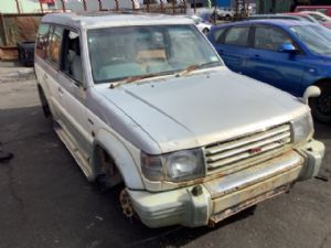Mitsubishi Pajero V45W